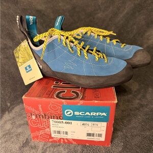 Scarpa Men's Blue and Yellow rock climbing Shoes